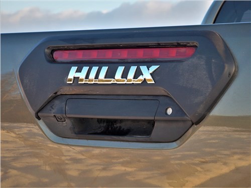 Toyota Hilux – когда больше ездить не на чем 11 Toyota Hilux – когда больше ездить не на чем