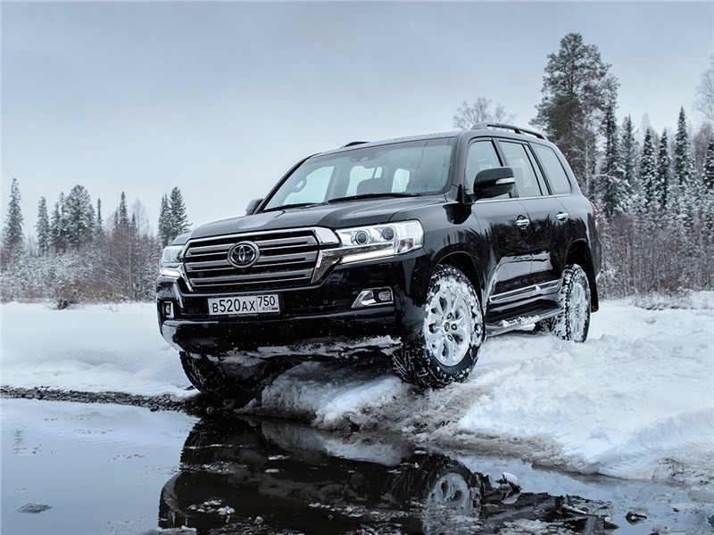 Новый Toyota Land Cruiser представят в августе