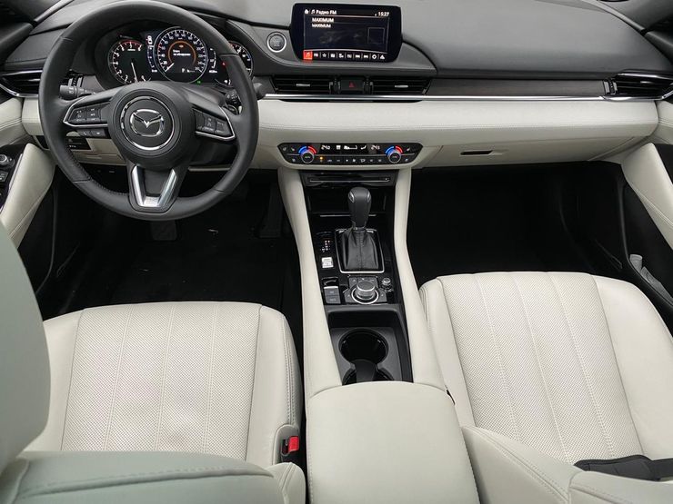 Чьи &laquo;понты&raquo; дороже: сравнительный тест Toyota Camry, Mazda6 и Hyundai Sonata