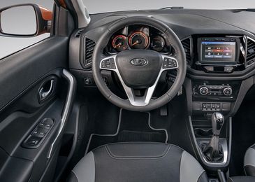 Одной педалью меньше: тест-драйв LADA XRAY Cross с вариатором