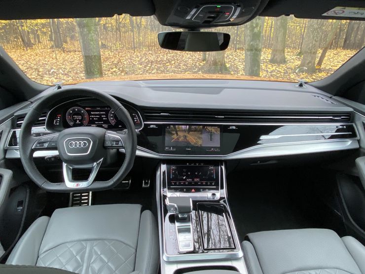 Тест-драйв кроссовера Audi Q8: завтра начинается сегодня