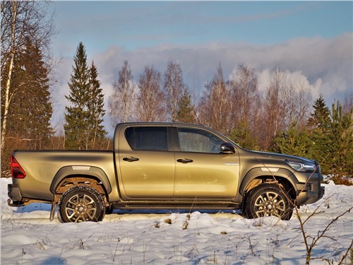 Toyota Hilux – когда больше ездить не на чем 5 Toyota Hilux – когда больше ездить не на чем
