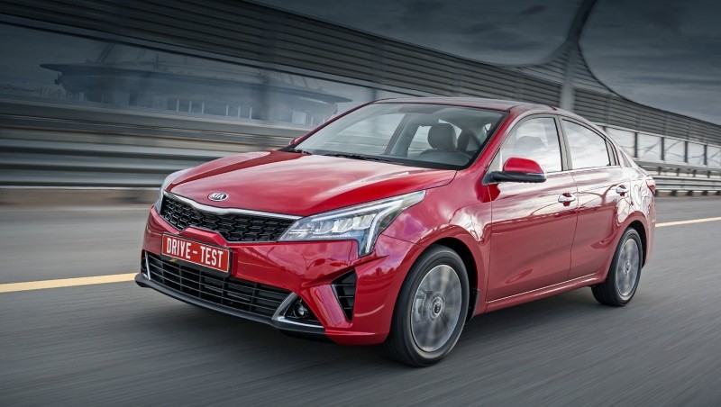 Вычисляем обновлённый седан Kia Rio по внешним признакам 1 Вычисляем обновлённый седан Kia Rio по внешним признакам