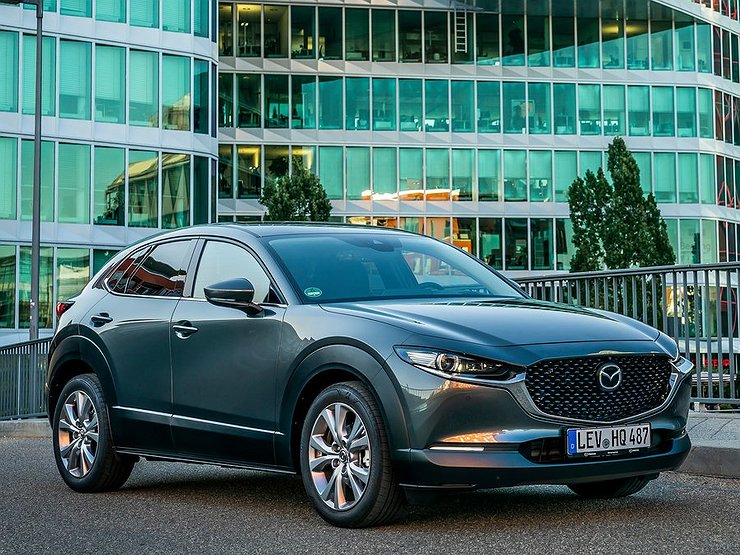 В России стартовали продажи кроссовера Mazda CX-30, который успел… подорожать