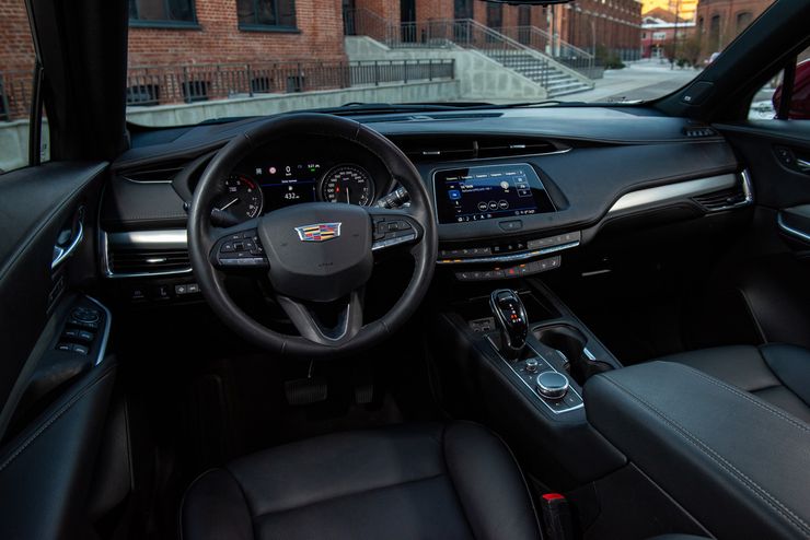 Младший брат: первый тест-драйв нового кроссовера Cadillac XT4