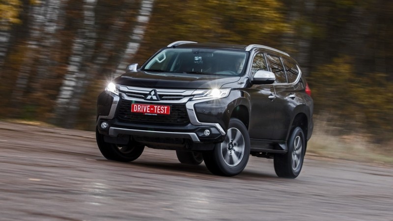 Обгоняем Pajero Sport на&nbsp;рамнике Toyota Land Cruiser Prado