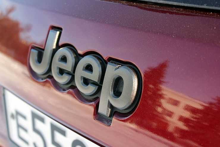 Положительные вибрации: тест-драйв Jeep Grand Cherokee S Limited 6 Положительные вибрации: тест-драйв Jeep Grand Cherokee S Limited