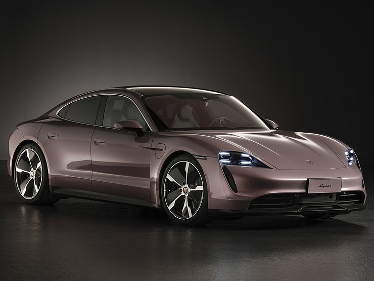 Porsche привезла в Россию «бюджетную» версию Taycan 1 Porsche привезла в Россию «бюджетную» версию Taycan