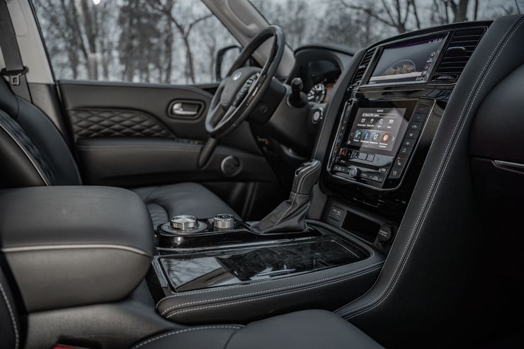 Доспехи великана: первый тест-драйв обновленного Infiniti QX80