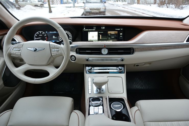 &laquo;Кореец&raquo; по-пацански: тест-драйв нового Genesis G90