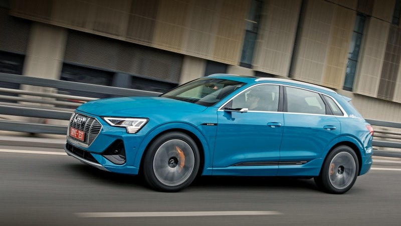 Подпитываем интерес к&nbsp;четырём кольцам, разряжая Audi e-tron