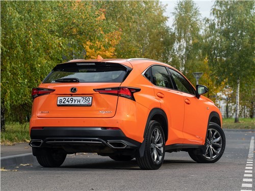 Lexus NX – как живется на стыке классов? 12 Lexus NX – как живется на стыке классов?