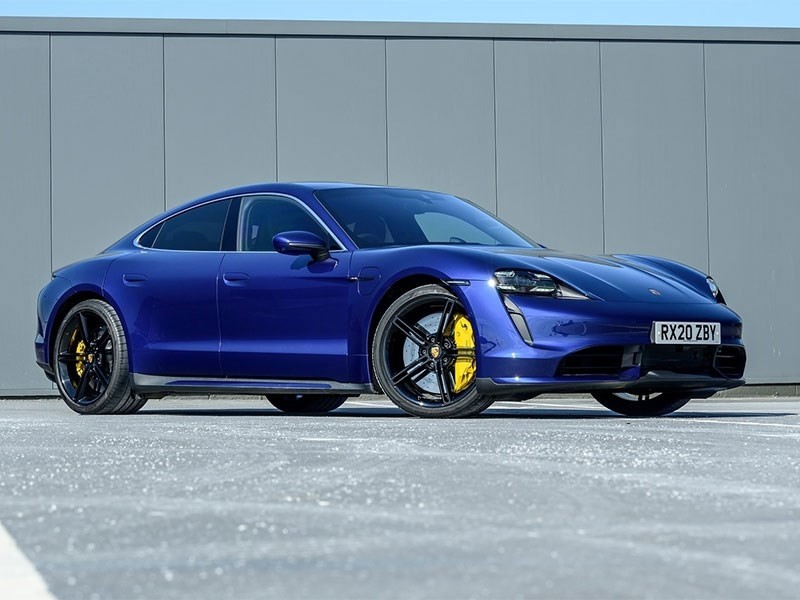 В Porsche анонсировали новый Taycan