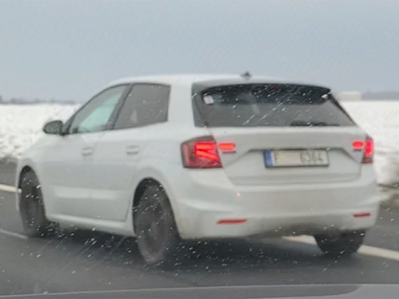 Шпионы поймали в объективы новую Skoda Fabia