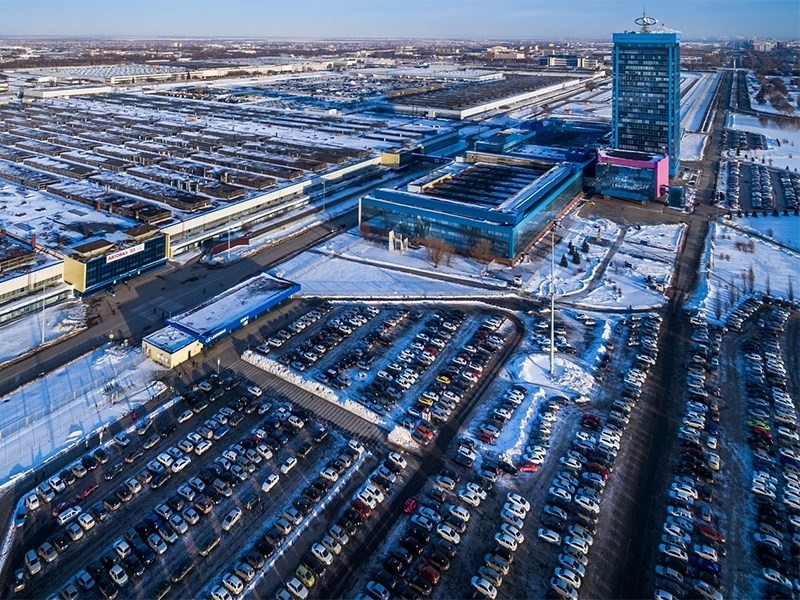 АвтоВАЗ запретил парковаться возле завода чужим