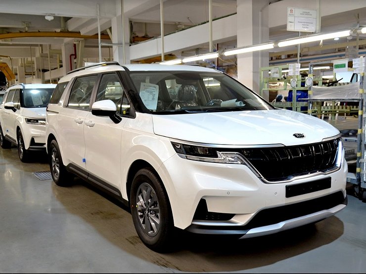 Объявлены сроки появления минивэна Kia Carnival на российском рынке 1 Объявлены сроки появления минивэна Kia Carnival на российском рынке