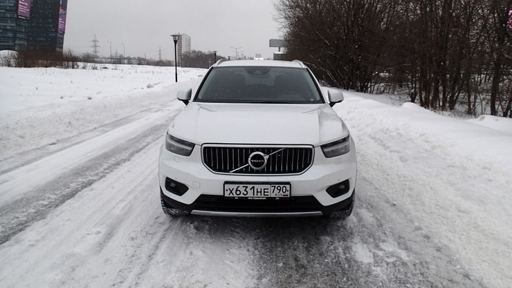 Зимний тест-драйв Volvo XC40: пошалить не получится