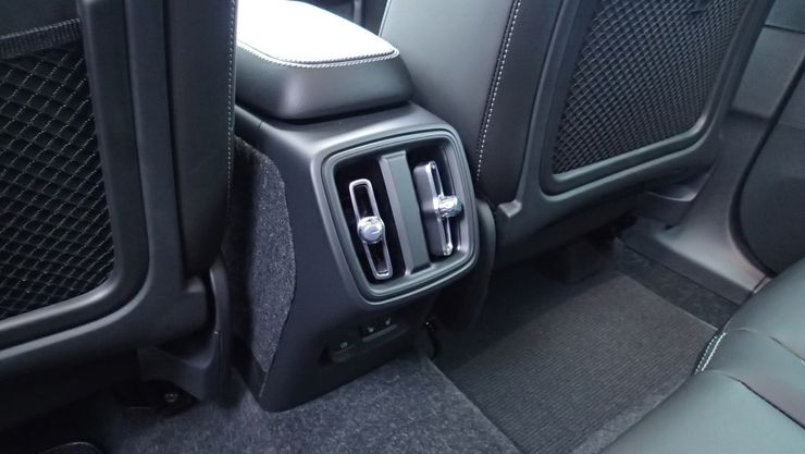 Зимний тест-драйв Volvo XC40: пошалить не получится