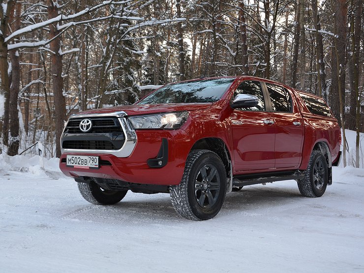 Легок на подъем: тест-драйв Toyota Hilux с новым мотором