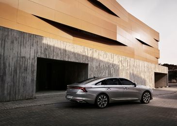Kia представила абсолютно новый роскошный седан K8 2 Kia представила абсолютно новый роскошный седан K8