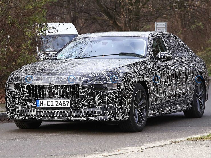 Обнародованы фото новейшей «семерки» BMW