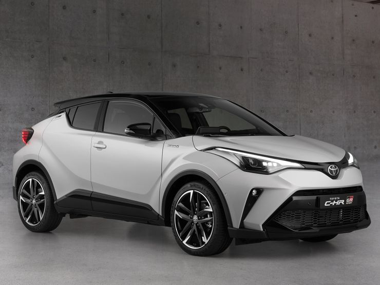 Toyota привезла в Россию новые C-HR и Corolla 3 Toyota привезла в Россию новые C-HR и Corolla