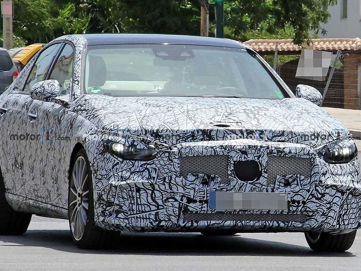 Немцы выкатили «заряженный» Mercedes-AMG C63 нового поколения