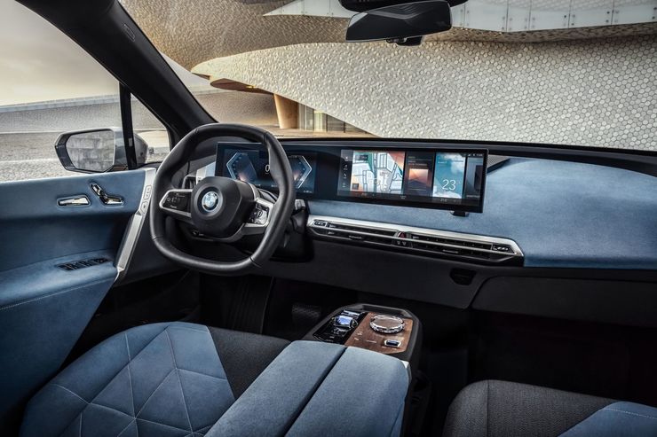 BMW привезет в Россию новейший кроссовер