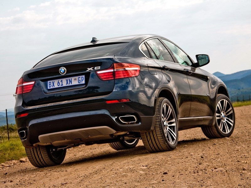 BMW отзывает модель X6