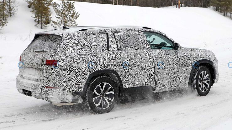Новейший кроссовер Audi Q9 впервые замечен на тестах 2 Новейший кроссовер Audi Q9 впервые замечен на тестах