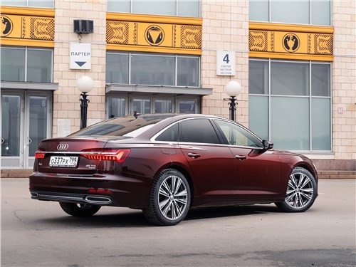 Тест-драйв Audi A6 (поколение C8) - Audi A6 45 TDI ищет продвинутого сисадмина