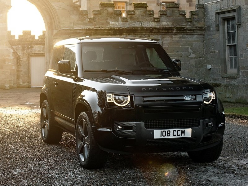 Land Rover готовится представить трехрядный Defender