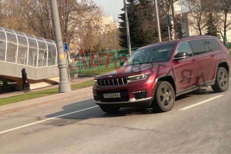 В Россию приехал новейший Jeep Grand Cherokee 2 В Россию приехал новейший Jeep Grand Cherokee