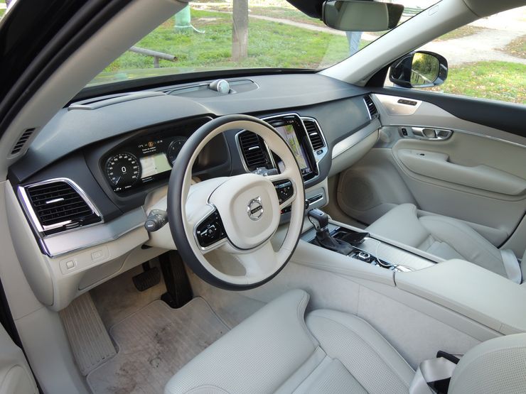Премиум в тени: сравнительный тест Jeep Grand Cherokee, Volvo XC90 и Infiniti QX60