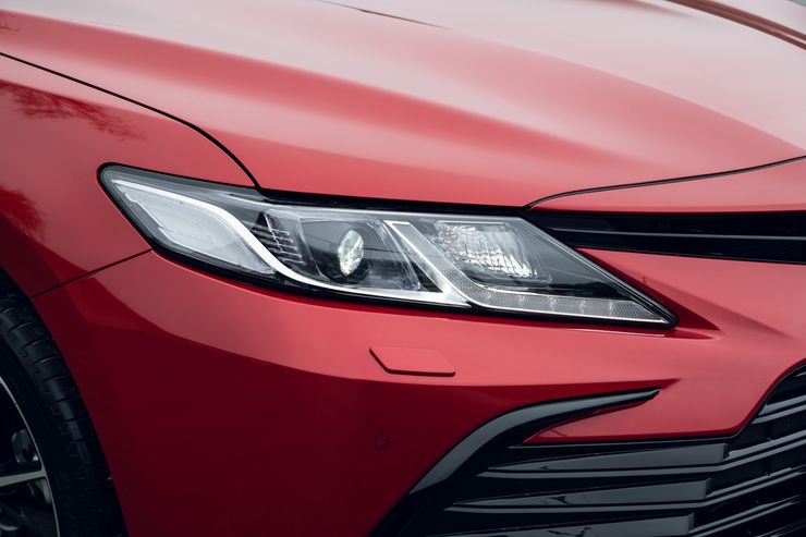 Фитнес для бизнесмена: первый тест-драйв новой Toyota Camry