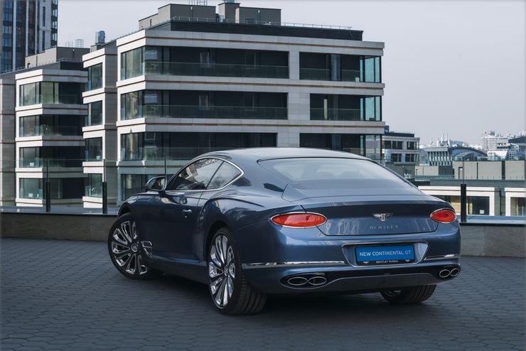 Богатым россиянам предложат &laquo;исключительно роскошный&raquo; Bentley Continental GT Mulliner
