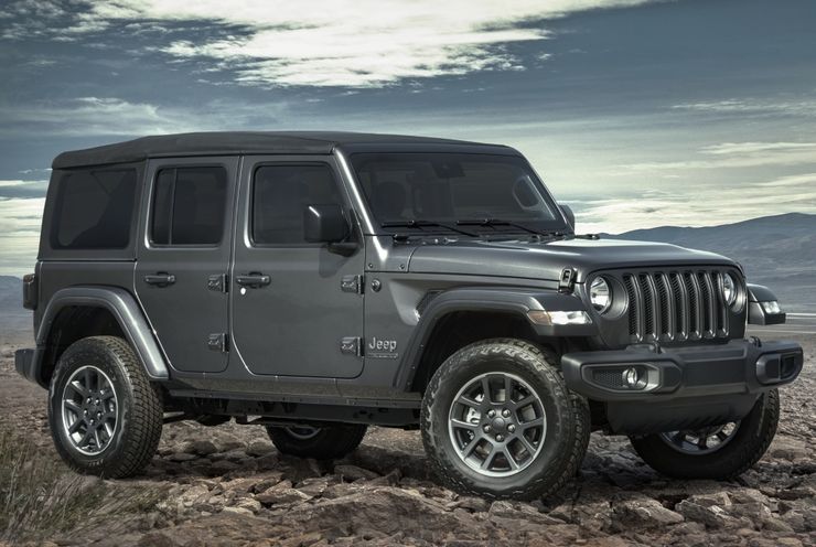 У россиян появилась возможность досрочно купить юбилейную версию Jeep Wrangler 2 У россиян появилась возможность досрочно купить юбилейную версию Jeep Wrangler