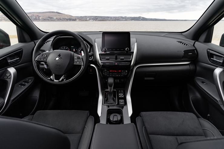 Красное и Белое: первый тест-драйв нового Mitsubishi Eclipse Cross