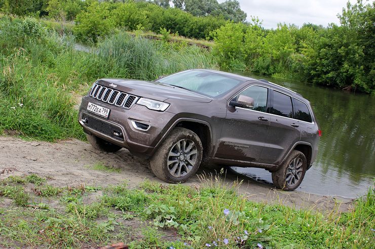 Премиум в тени: сравнительный тест Jeep Grand Cherokee, Volvo XC90 и Infiniti QX60