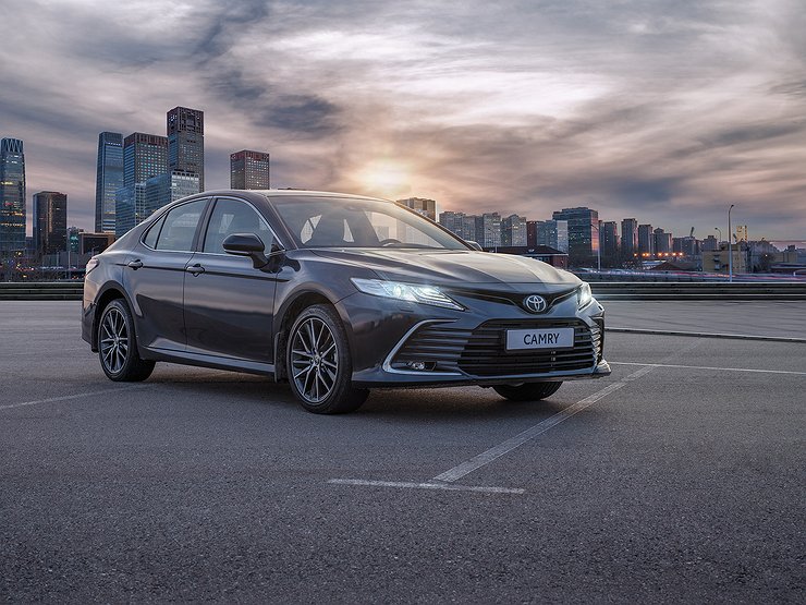 Объявлены цены на обновленную Toyota Camry