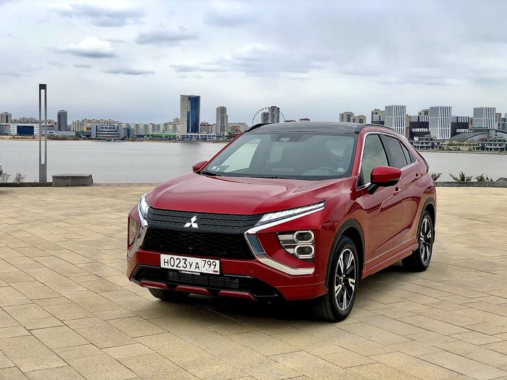 Красное и Белое: первый тест-драйв нового Mitsubishi Eclipse Cross