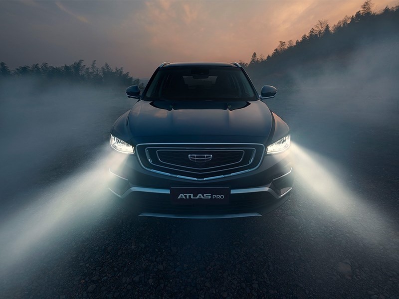 В Россию едет новый Geely Atlas Pro