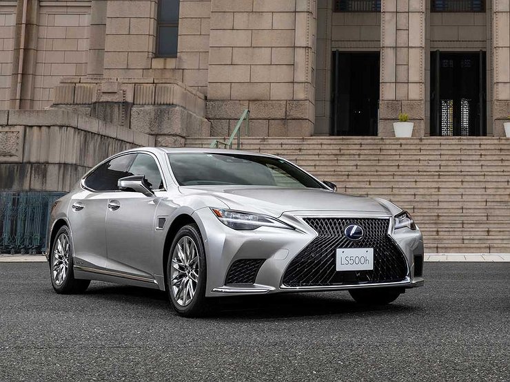 Lexus LS получил продвинутый автопилот