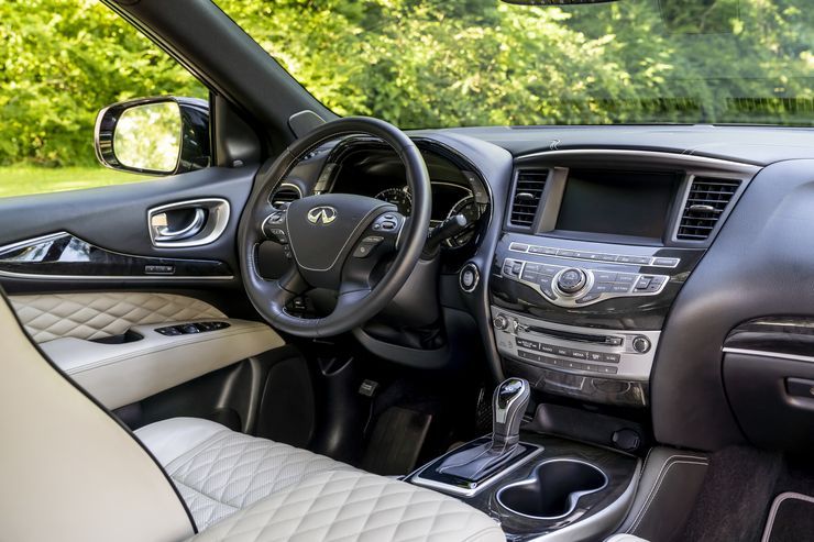 Премиум в тени: сравнительный тест Jeep Grand Cherokee, Volvo XC90 и Infiniti QX60