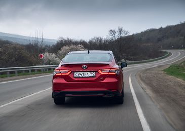 Фитнес для бизнесмена: первый тест-драйв новой Toyota Camry