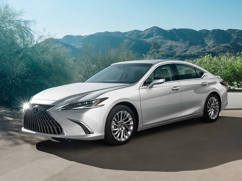 Lexus представил новый ES 1 Lexus представил новый ES