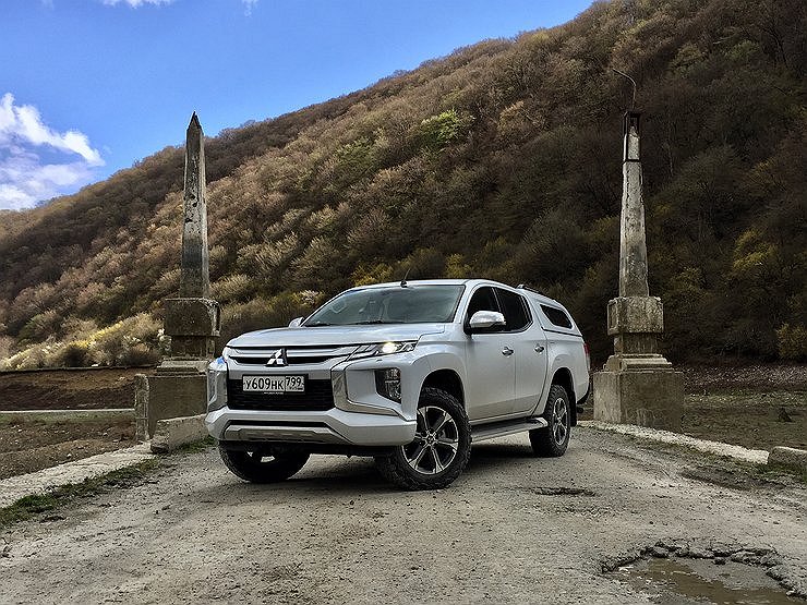 Mitsubishi взвинтила цены на кроссоверы и внедорожники в России