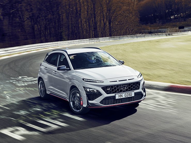 У Hyundai появился быстрый и мощный кроссовер Kona N