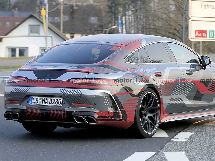 В чем изюминка Mercedes-AMG GT 4-Door Coupe: шпионы не дремлют