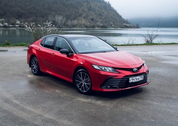 Фитнес для бизнесмена: первый тест-драйв новой Toyota Camry